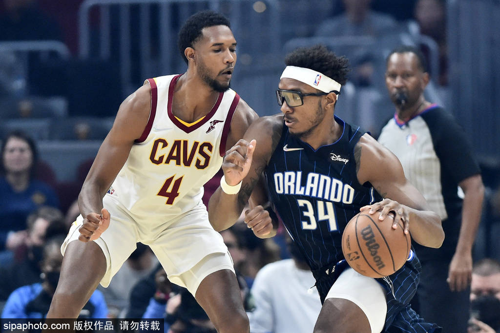 掘金与湖人的季后赛比赛集锦